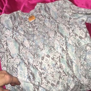 Metallic Snakeskin Large Lite Blue Grey Trendy Top